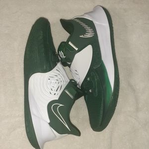 Nike Kyrie 3 low sneakers